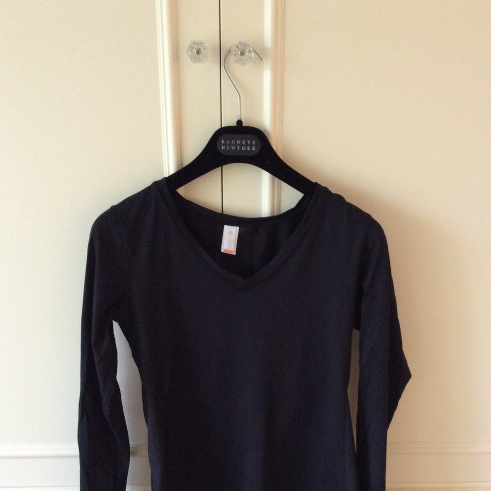 Lucy black v neck top size medium